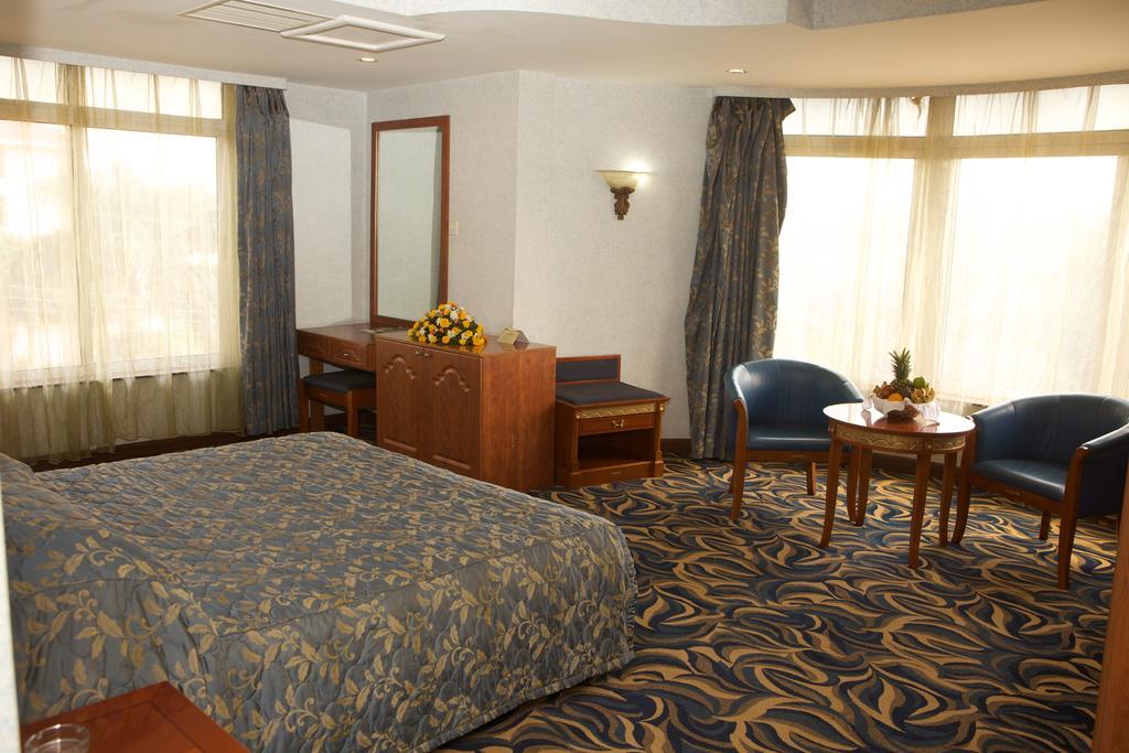 City Royal Resort Hotel Kyambogo  Quarto foto