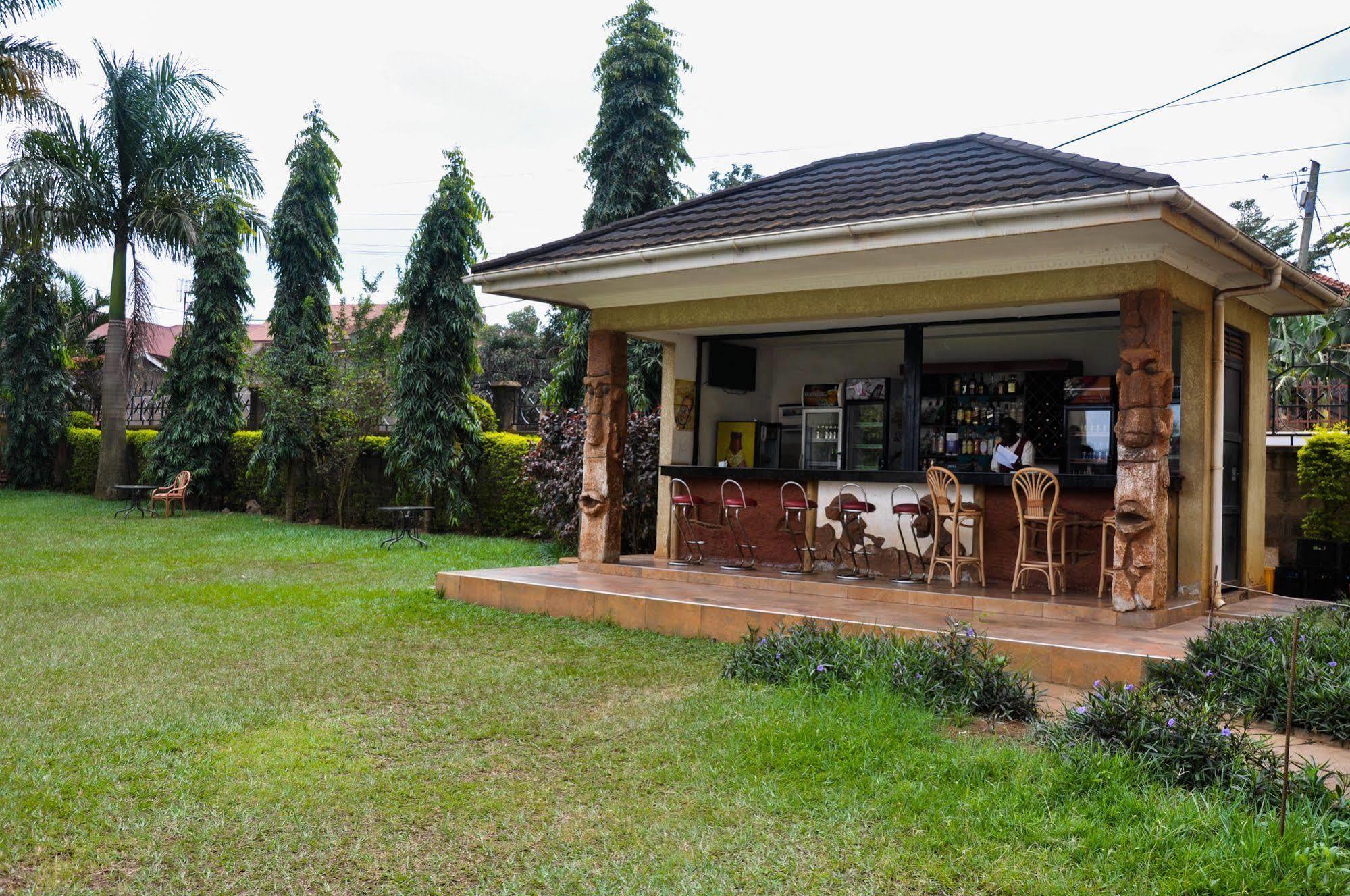 City Royal Resort Hotel Kyambogo  Exterior foto