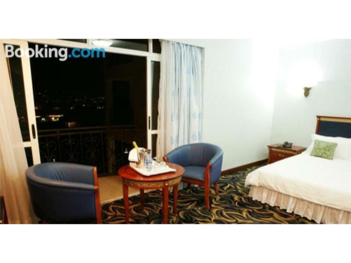 City Royal Resort Hotel Kyambogo  Exterior foto